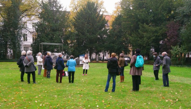 Zum 88. Geburtstag von Bert Gerresheim: Rundgang um das Heinrich-Heine-Monument